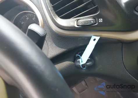 2014 Jeep Cherokee Latitude z USA, uszkodzony, nr VIN 1C4PJMCB6EW281936